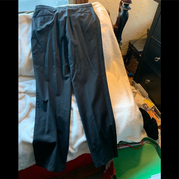 TUXEDO SUIT LIKE NEW - Picture 5 of 6